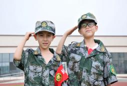 中小學生參加成都軍事夏令營的收獲