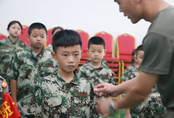叛逆期的孩子該不該參加成都軍事夏令營(yíng)？