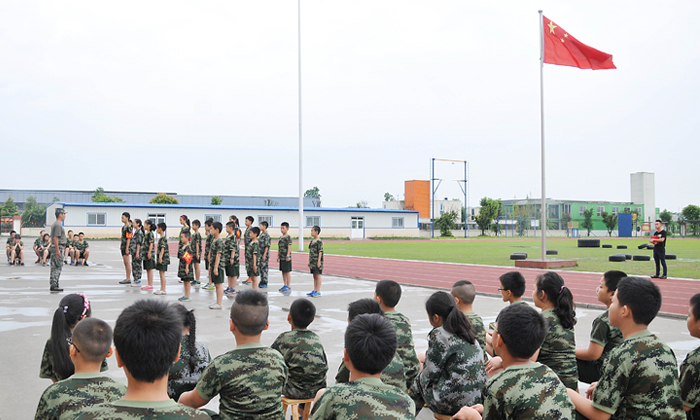 成都兒童軍事訓(xùn)練營(yíng)
