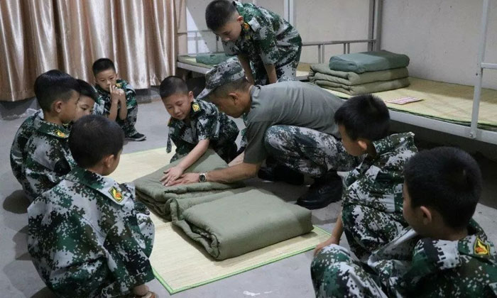 成都軍事夏令營(yíng)