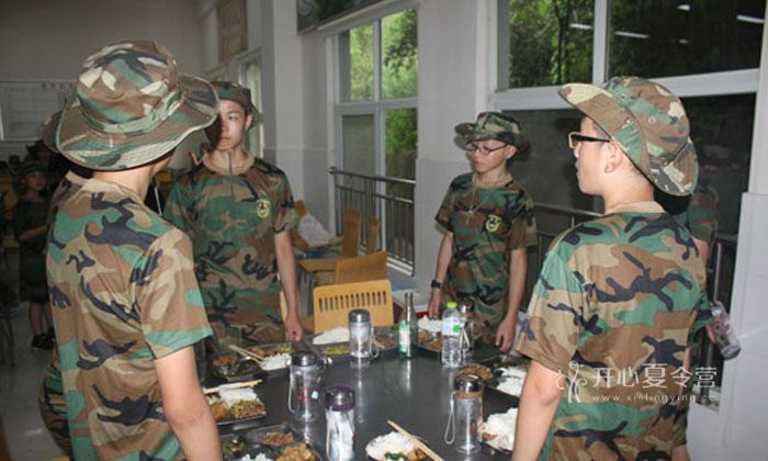 成都軍事夏令營(yíng)