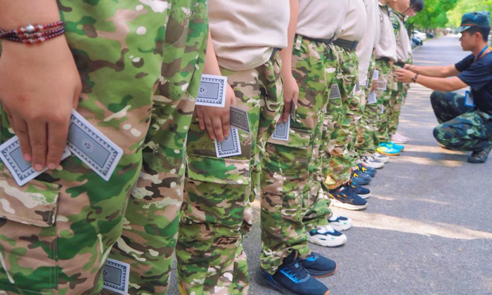 練習(xí)軍姿站立
