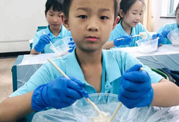 參加郴州夏令營挖掘孩子內(nèi)在潛能！