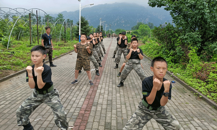 小學(xué)生吃苦夏令營報(bào)名多少錢