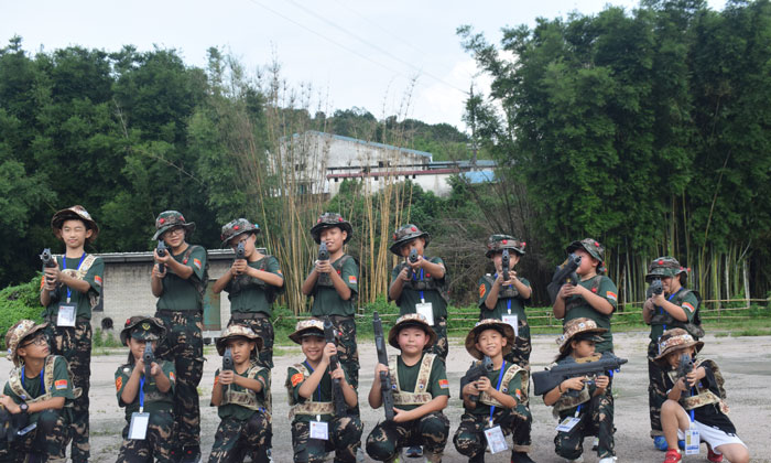 吃苦夏令營報(bào)名哪家好