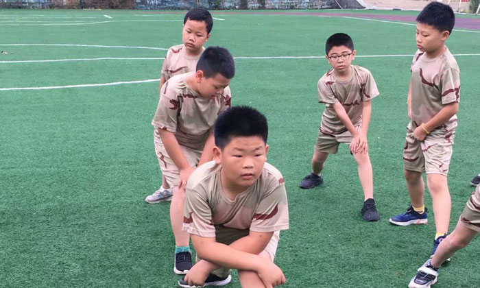 小學(xué)生吃苦夏令營(yíng)報(bào)名哪家好