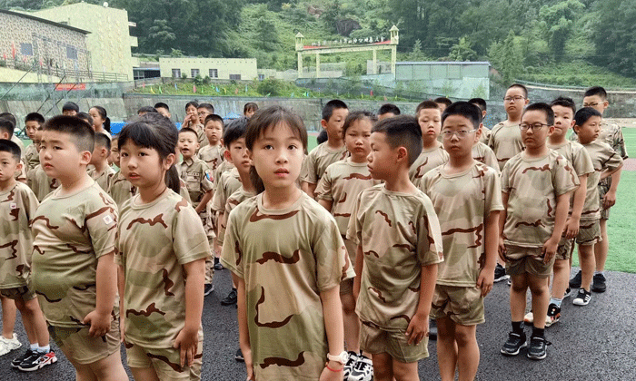 吃苦夏令營報名一期多少錢