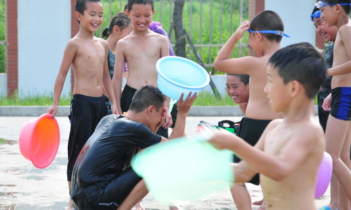 中小學生吃苦夏令營