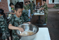 參加重慶游學(xué)夏令營的學(xué)員可以到外面去住宿嗎