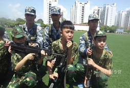 參加重慶軍事夏令營培養(yǎng)孩子良好習慣