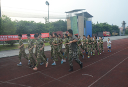 重慶軍事夏令營如何讓萌娃變身“真正男子漢”