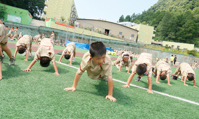重慶軍事夏令營報名多少錢