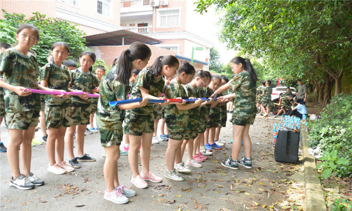 重慶軍事訓(xùn)練營(yíng)報(bào)名多少錢