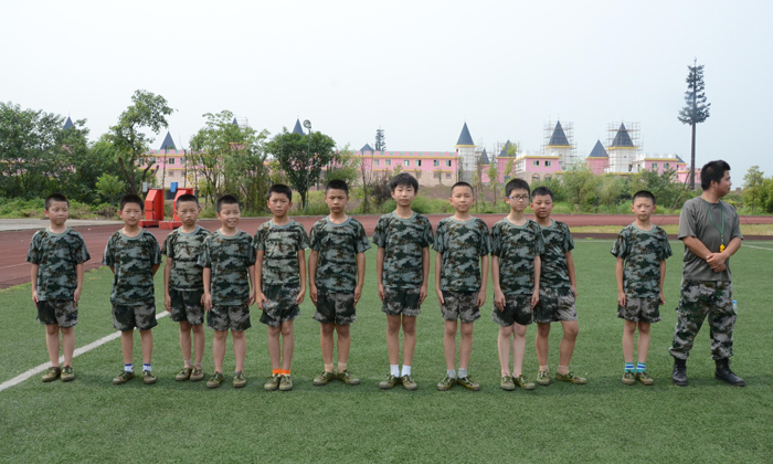 重慶軍事夏令營(yíng)