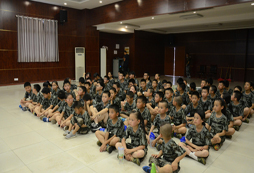 重慶中小學(xué)生夏令營(yíng)體會(huì)人與人相處的真諦