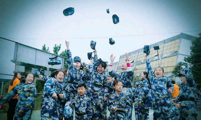 重慶軍事夏令營(yíng)