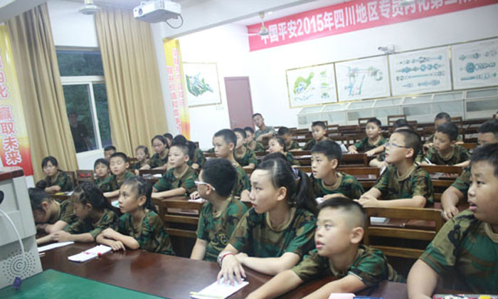 我們的生活老師給營員們講國學(xué)