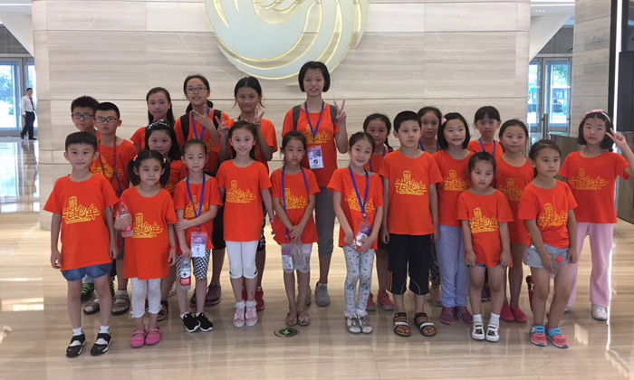 傳媒大學(xué)夏令營(yíng)提升孩子溝通能力