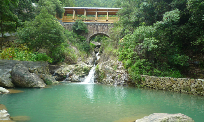 營地環(huán)境之小橋流水