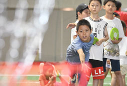 來2024暑假羽毛球訓練夏令營感受運動的樂趣!