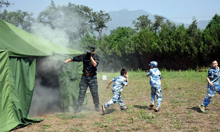 勇者軍事夏令營
