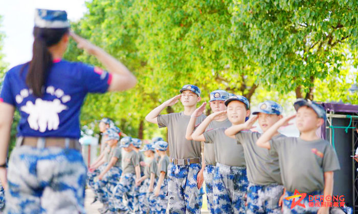 致敬回禮