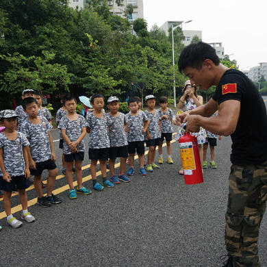 東莞軍事夏令營以全面的安全保障深得家長喜愛