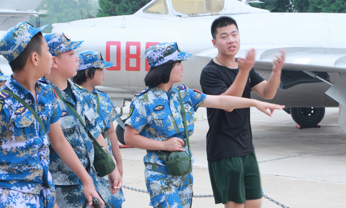 勇者軍事夏令營(yíng)