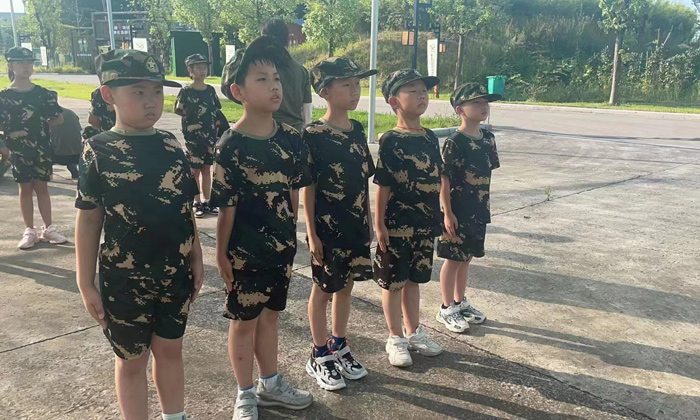 兩周兒童軍訓(xùn)夏令營(yíng)哪家好