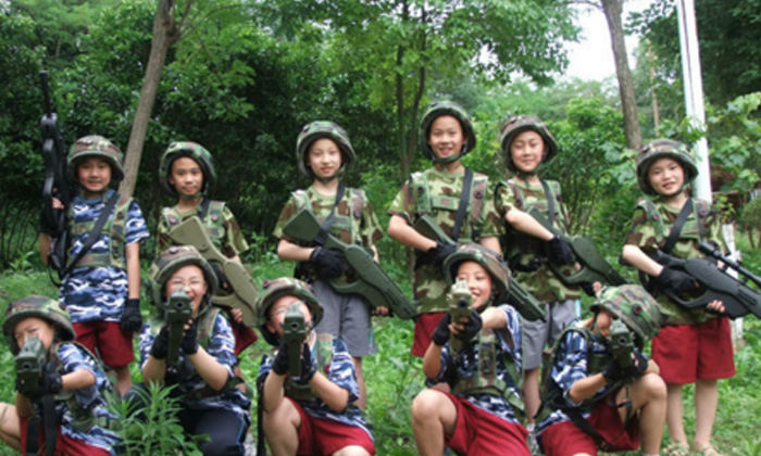 兒童軍事夏令營(yíng)