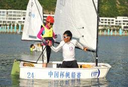  跟隨帆船夏令營(yíng)近距離親近大海