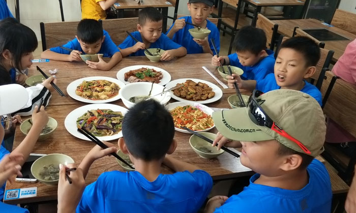 國內(nèi)青少年帆船夏令營怎么樣