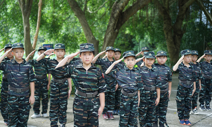 防城港軍事夏令營(yíng)適合多大孩子