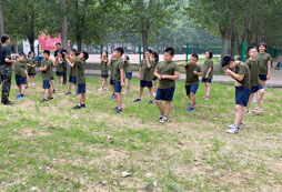 防城港中學(xué)生軍事夏令營提高學(xué)生的綜合素質(zhì)