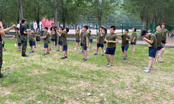 防城港中學生軍事夏令營.jpg