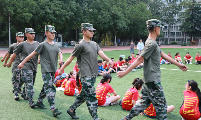 走正步