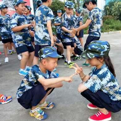 為孩子報(bào)名阜陽(yáng)軍事訓(xùn)練營(yíng)要注意什么？