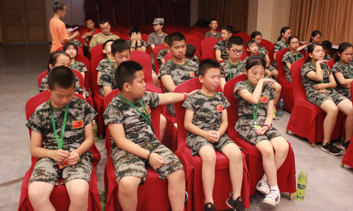 豐采少年軍事夏令營(yíng)怎么樣