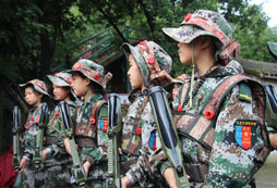 阜陽拓展軍事夏令營有哪些活動呢？