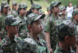 讓孩子參加方陣特訓(xùn)軍事夏令營有什么作用