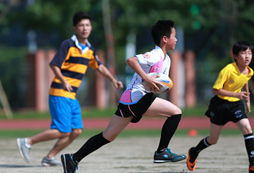 橄欖球夏令營活動讓孩子成為真正的男子漢