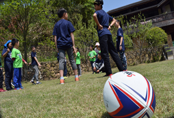 橄欖球夏令營告訴你這項運動對孩子的好處
