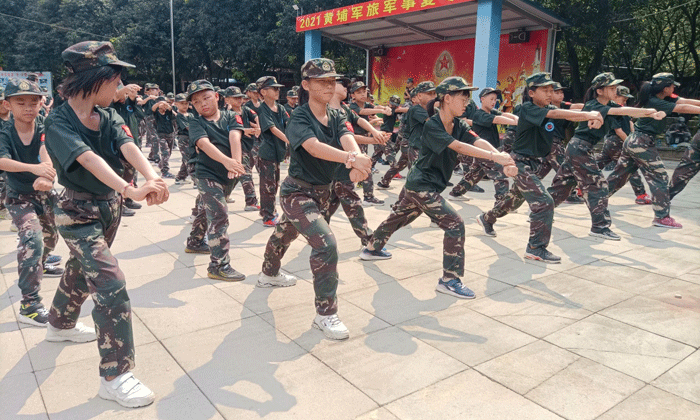 廣東軍事夏令營(yíng)報(bào)名多少錢