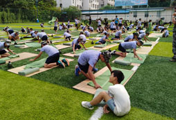 參加揭陽少年軍校夏令營提升孩子的綜合能力
