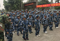 江門小學(xué)生軍訓(xùn)夏令營讓孩子改掉自身的壞毛病