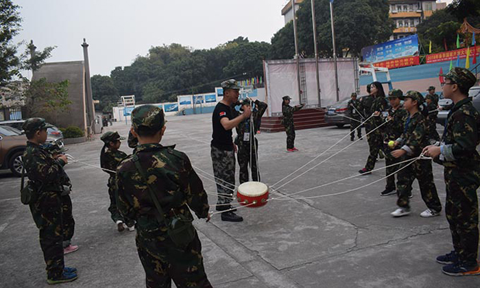 廣東青少年軍事夏令營(yíng)