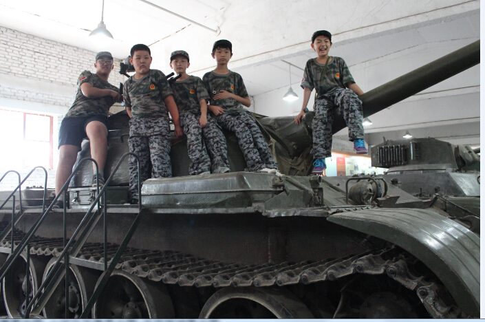 廣東青少年軍事夏令營(yíng)