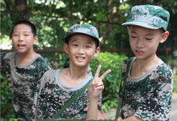 參加廣東軍事夏令營(yíng)體驗(yàn)最熱血的青春