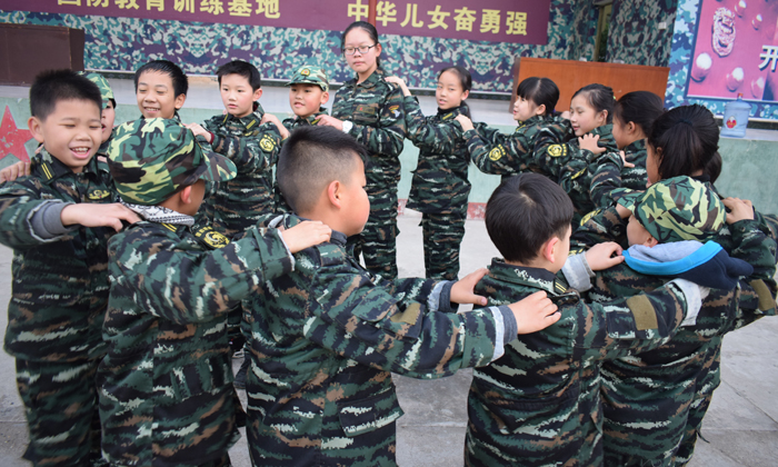 中學(xué)生參加多少天的廣西軍事夏令營(yíng)最為合適.jpg