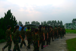 廣西軍事夏令營(yíng)應(yīng)該如何選擇？